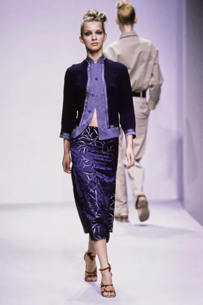 Look 30